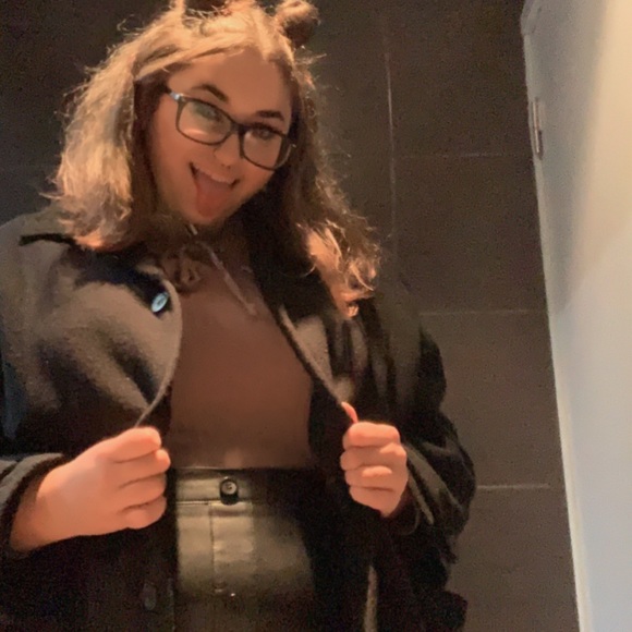 Meet ya Poshgal Kirsty 👑🥵❤️🔥💁🏻♀️ - Picture 5 of 7